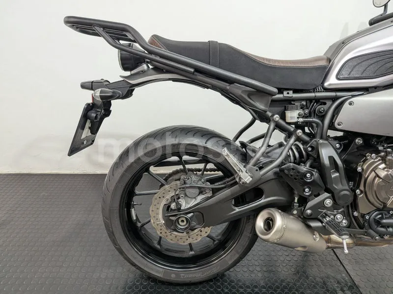 Yamaha XSR700 - Vista 8