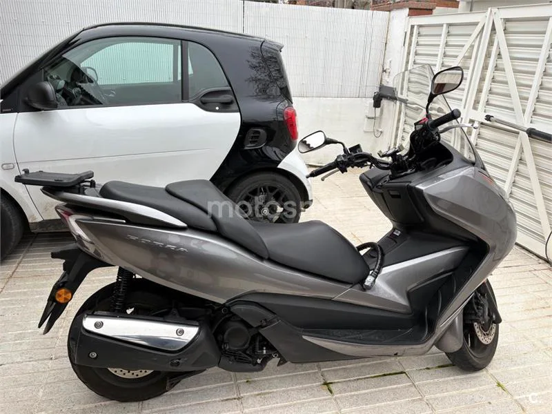 Honda Forza 300 - Vista 6