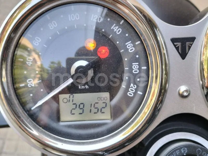 Triumph Bonneville T120 - Vista 7