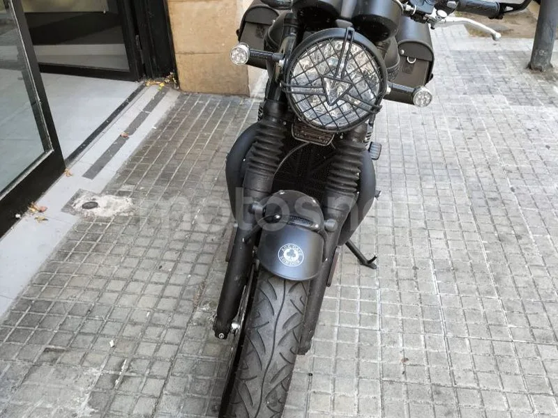 Triumph Bonneville T120 - Vista 9
