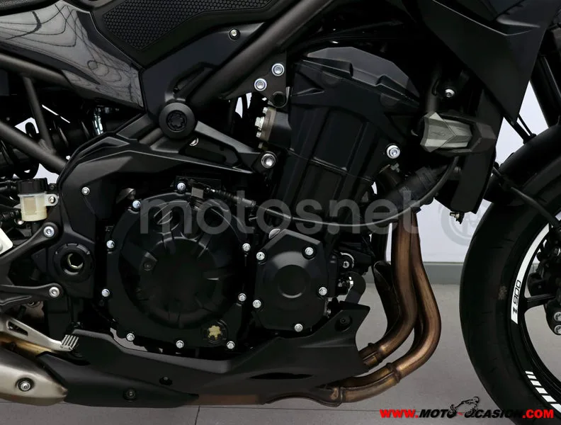 Kawasaki Z900 - Vista 5