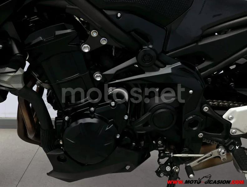 Kawasaki Z900 - Vista 10