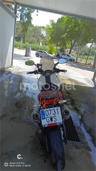 Ducati Monster 696 - Vista 3