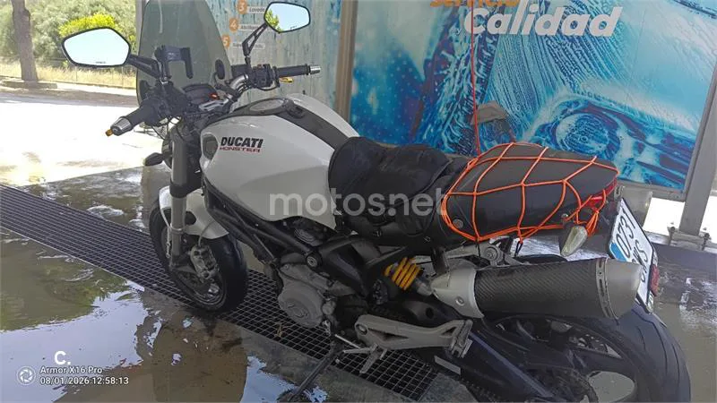 Ducati Monster 696 - Vista 4