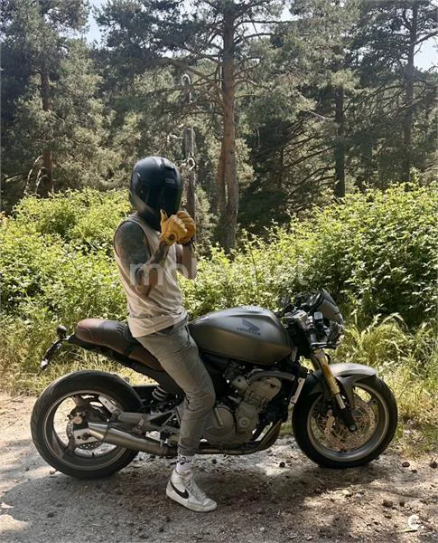 Honda CB600F Hornet 5650 € 2004 Madrid - 1