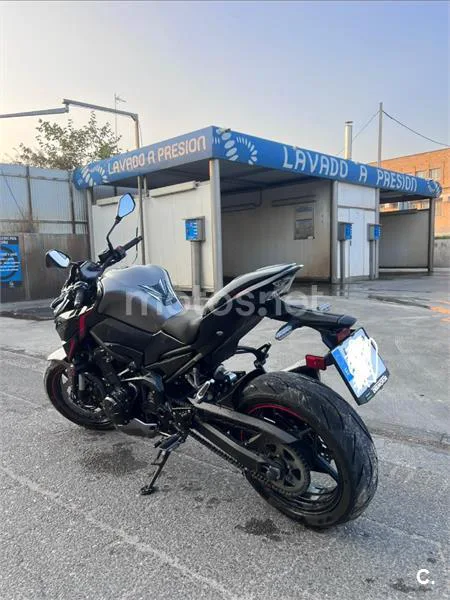 Kawasaki Z900 - Vista 12