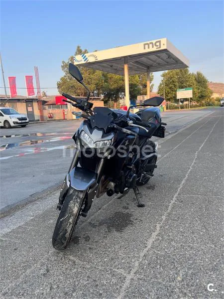 Kawasaki Z900 - Vista 5