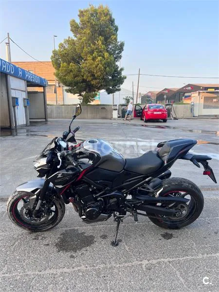 Kawasaki Z900 - Vista 10
