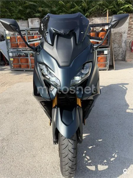 Yamaha TMAX - Vista 3
