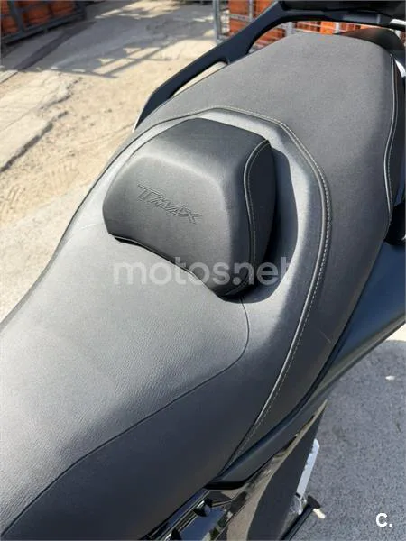 Yamaha TMAX - Vista 6