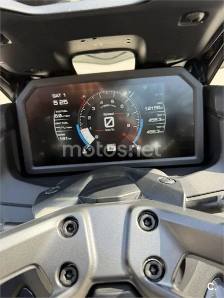 Yamaha TMAX - Vista 7