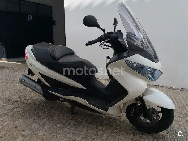 Suzuki Burgman 200 2000 € 2014 Sevilla - 2