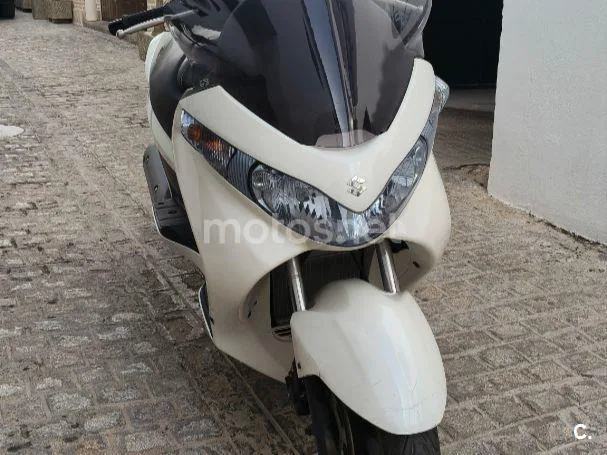 Suzuki Burgman 200 - Vista 3
