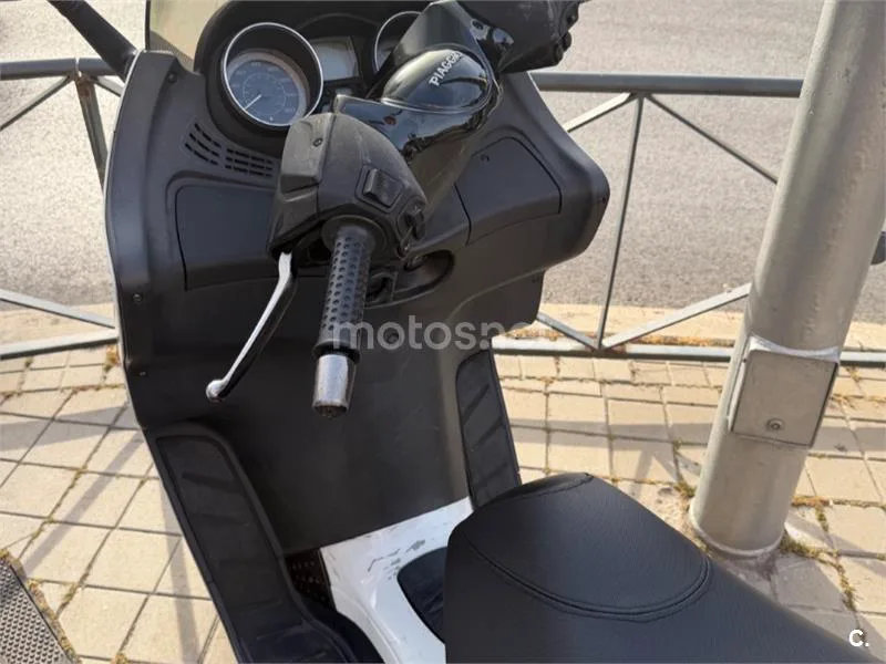Piaggio XEvo 125 - Vista 6