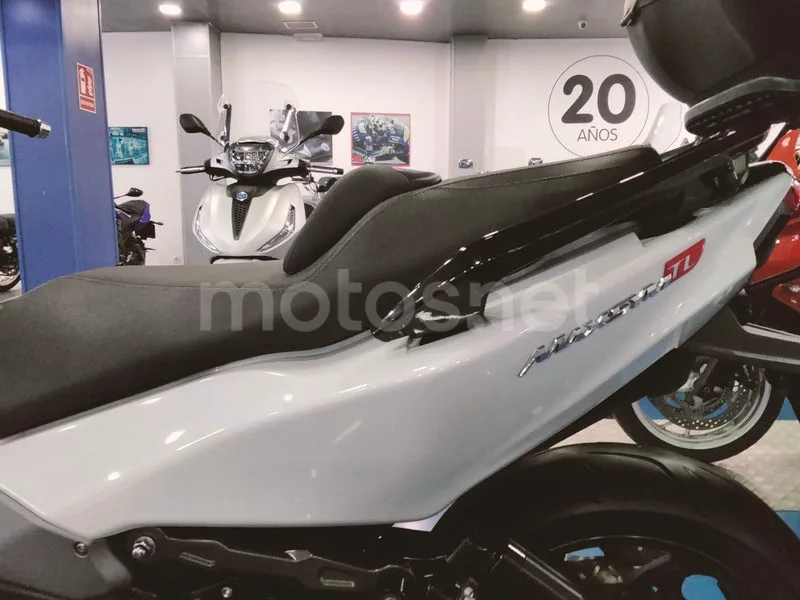 SYM Maxsym TL 500 - Vista 11