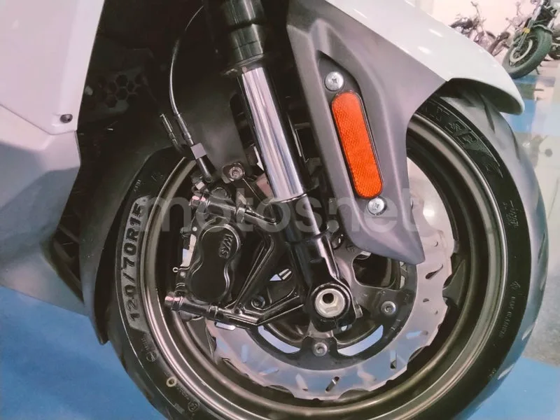 SYM Maxsym TL 500 - Vista 17