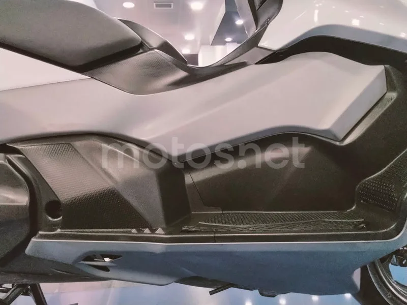 SYM Maxsym TL 500 - Vista 23