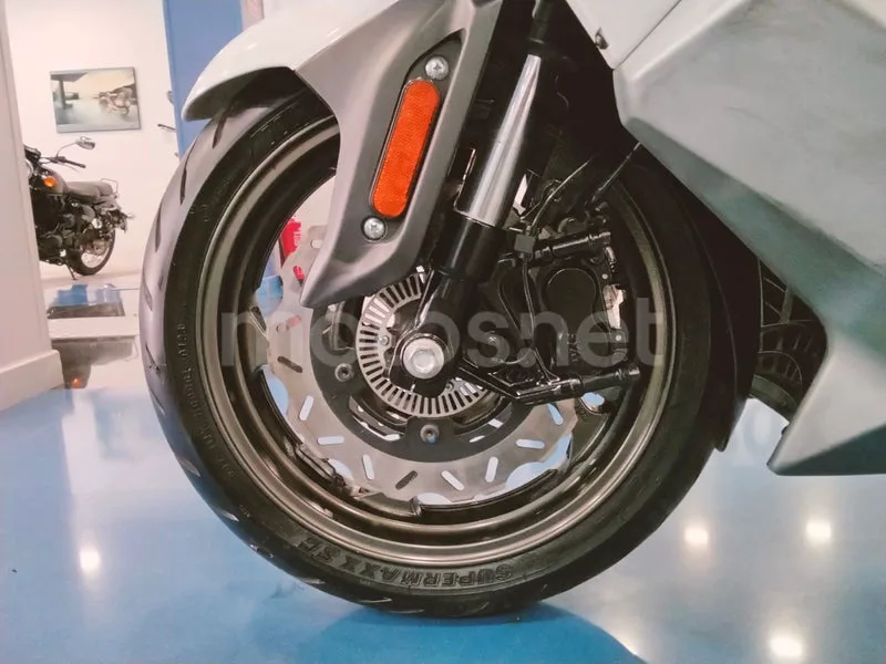 SYM Maxsym TL 500 - Vista 7