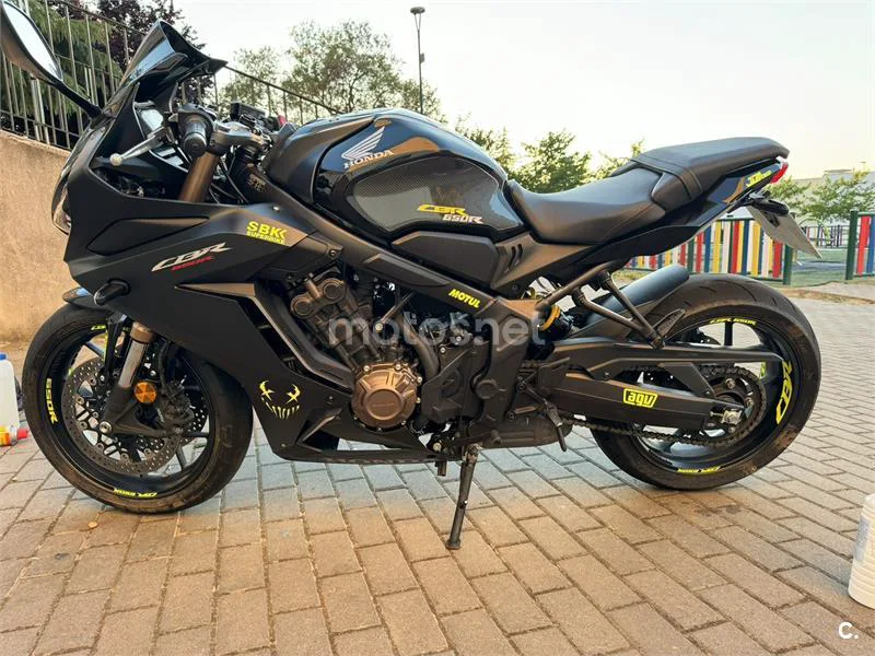 Honda CBR650R - Vista 9