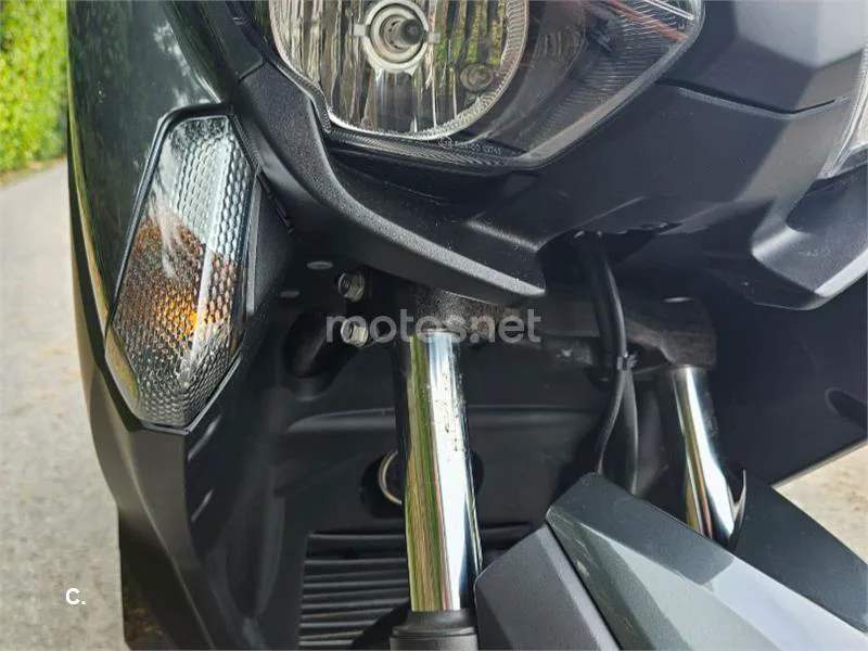 Yamaha XMAX 125 - Vista 8