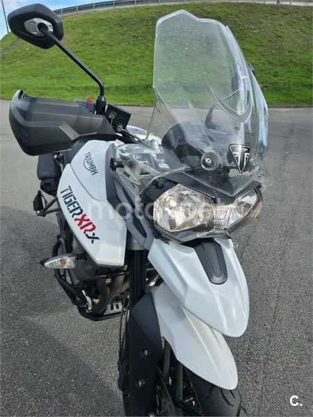 Triumph Tiger 800 XR - Vista 9