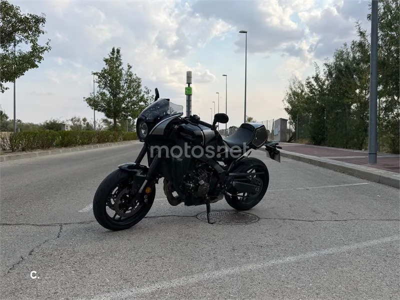 Yamaha XSR900 - Vista 3
