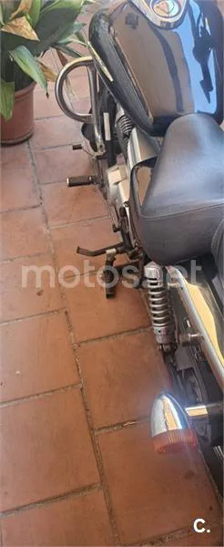Honda Shadow 125 - Vista 5