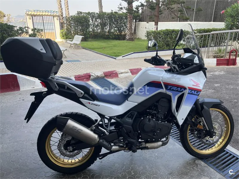 Honda XL750 Transalp - Vista 13