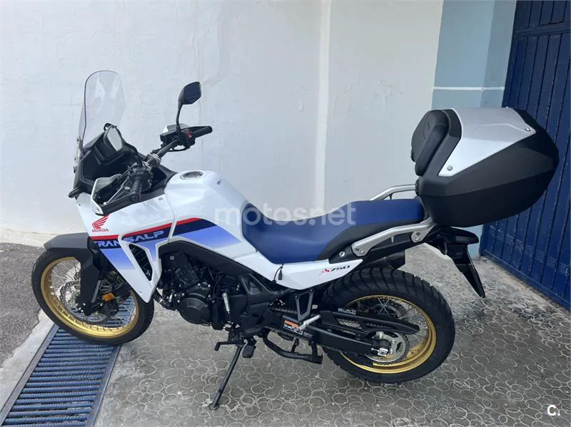 Honda XL750 Transalp - Vista 4