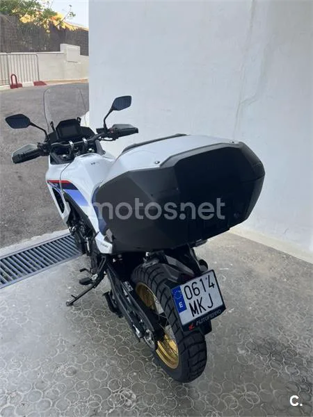 Honda XL750 Transalp - Vista 5