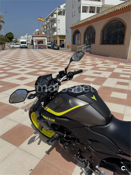 Yamaha MT-03 - Vista 6
