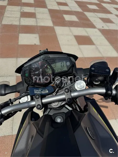 Yamaha MT-03 - Vista 8
