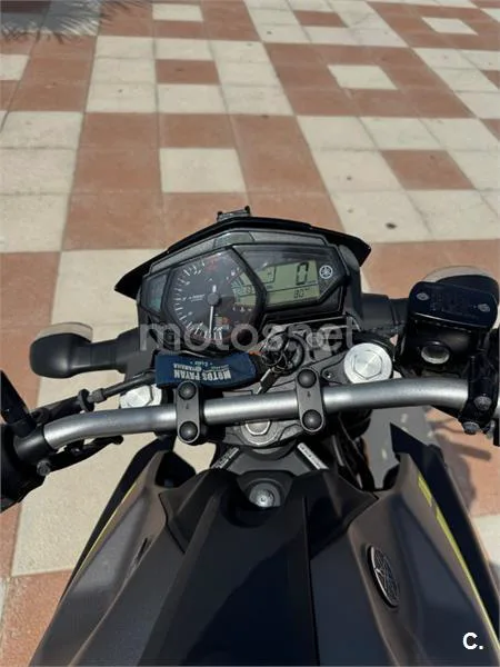 Yamaha MT-03 - Vista 9