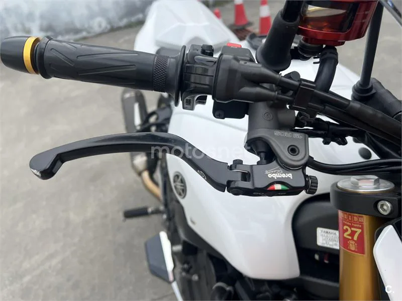 Yamaha FZ8 - Vista 4