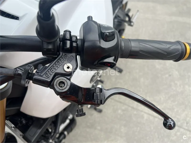 Yamaha FZ8 - Vista 5