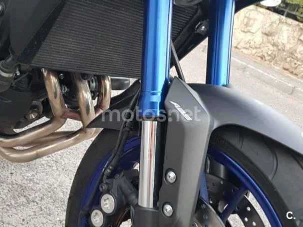 Yamaha MT-09 Tracer - Vista 7