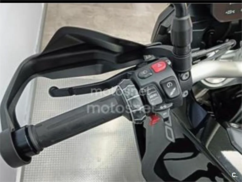 BMW F 900 XR - Vista 7