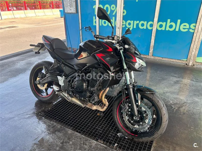 Kawasaki Z650 - Vista 6