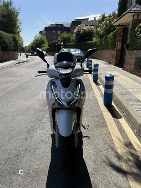 Honda SH125i - Vista 5