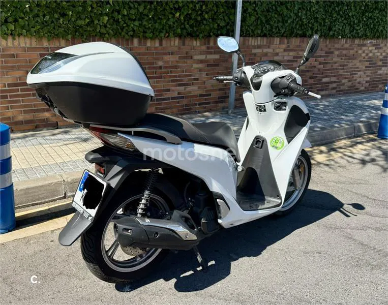 Honda SH125i - Vista 9