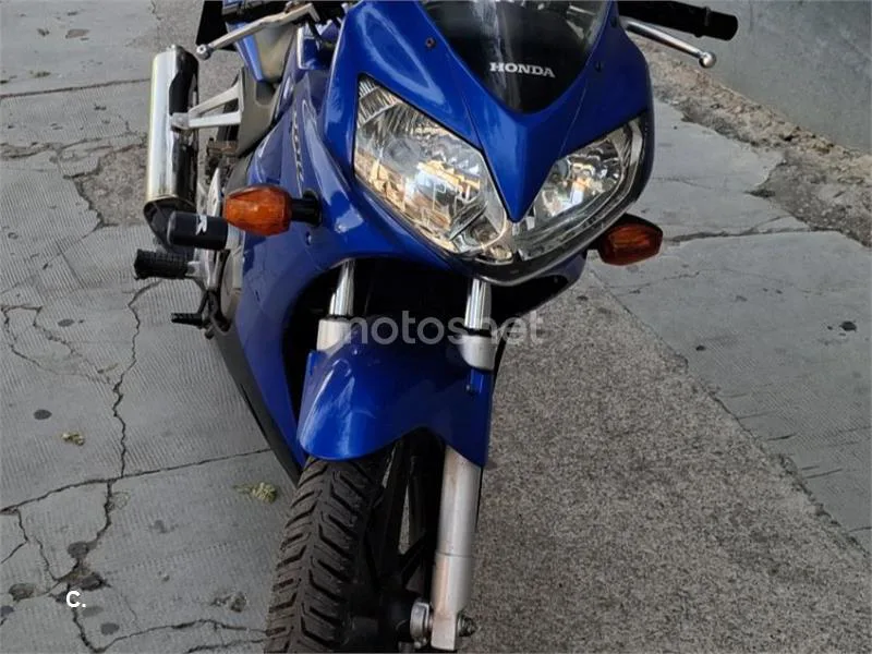 Honda CBR125R - Vista 3
