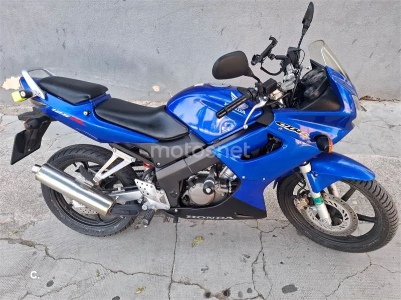 Honda CBR125R - Vista 4