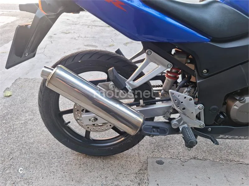 Honda CBR125R - Vista 9