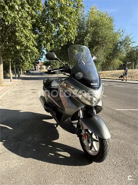 Suzuki Burgman 125 - Vista 3