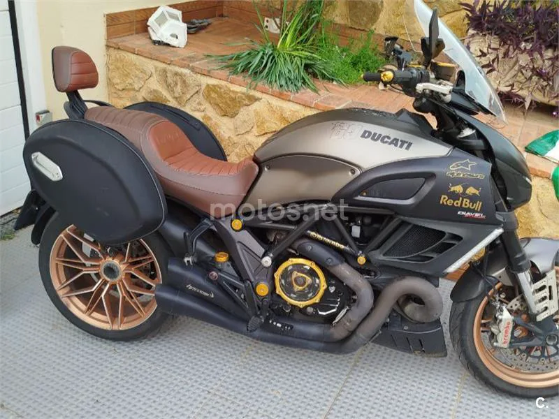 Ducati Diavel Strada - Vista 13