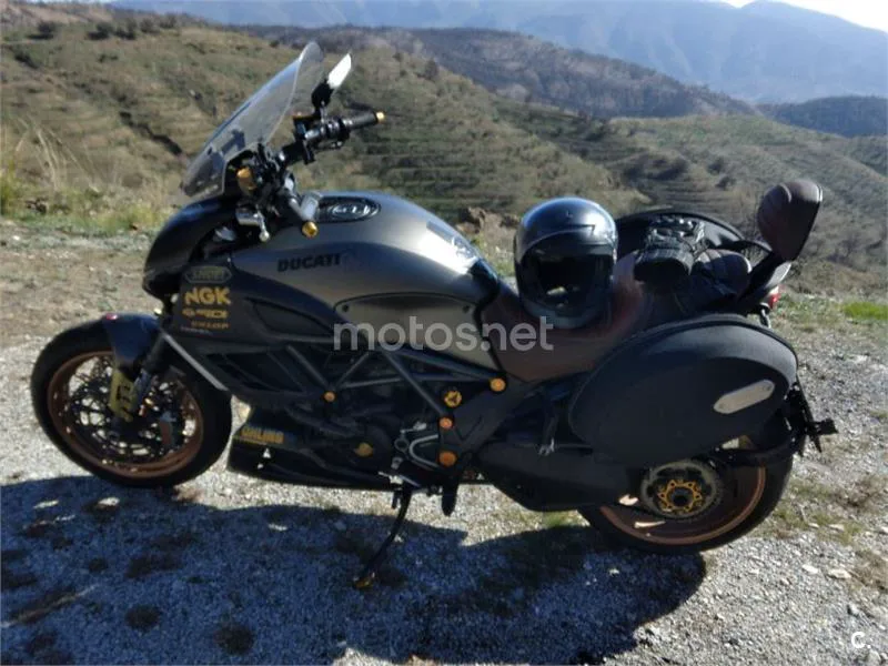 Ducati Diavel Strada - Vista 14