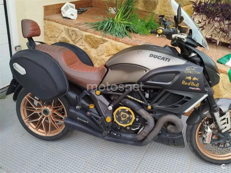 Ducati Diavel Strada - Vista 8