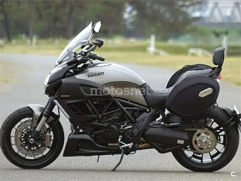 Ducati Diavel Strada - Vista 10