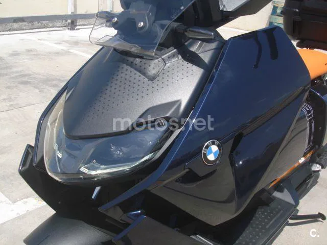 BMW CE 04 - Vista 7