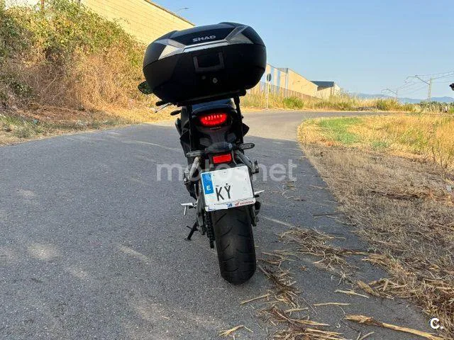 Honda CB650R - Vista 3